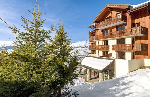 Plan Peisey Appartement | Bel appartement pour 6 personnes avec WIFI, piscine, TV, terrasse et animaux admis