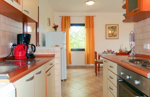 Milohnici Appartement | Confortable appartement pour 6 personnes avec climatisation, WIFI, TV, patio et animaux admis