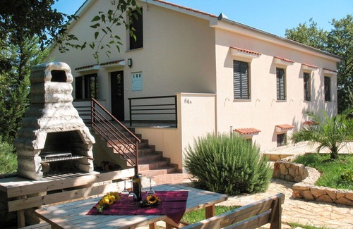 Milohnici Appartement | Confortable appartement pour 6 personnes avec climatisation, WIFI, TV, patio et animaux admis