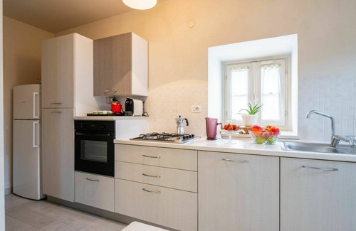 Roatto Appartement | Joli appartement pour 4 personnes avec bain à remous, WIFI, animaux admis et parking