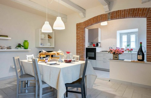 Roatto Appartement | Joli appartement pour 4 personnes avec bain à remous, WIFI, animaux admis et parking