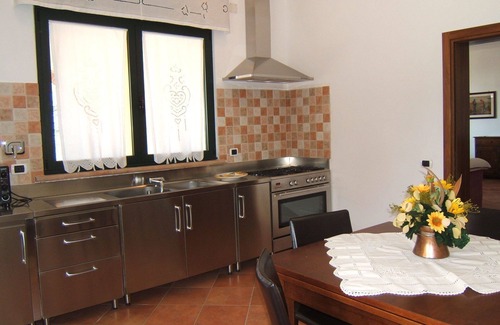 Follonica Appartement | Joli appartement pour 6 personnes avec TV, patio, vue panoramique et parking