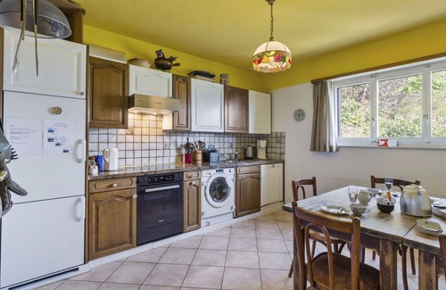 Riazzino Appartement | Bel appartement pour 8 personnes avec WIFI, patio, animaux admis, vue panoramique et parking