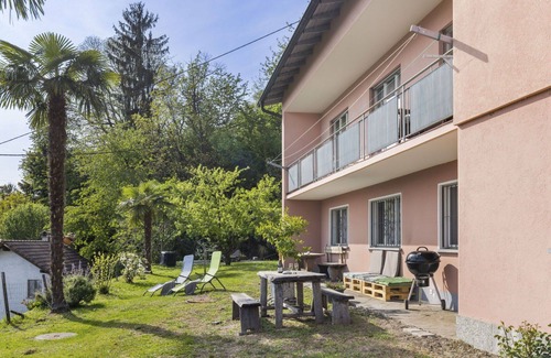 Riazzino Appartement | Bel appartement pour 8 personnes avec WIFI, patio, animaux admis, vue panoramique et parking