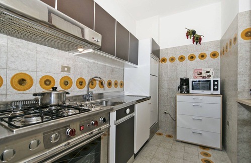 Frader Appartement | Confortable appartement pour 6 personnes avec WIFI, piscine, TV, terrasse et parking