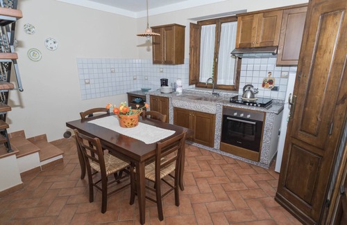 Saturnana Appartement | Bel appartement dans un petit hameau, piscine, jacuzzi et sauna