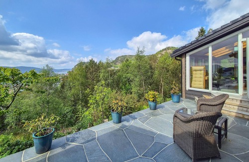 Bergenhus Appartement | Nice apartment in Bergen with WiFi