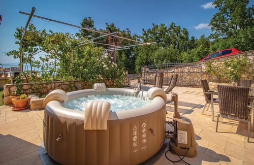 Hreljin Appartement | Nice apartment in Hreljin with Jacuzzi and WiFi
