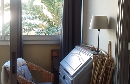 Le Lavandou Appartement | JOLI APPART DANS RÉSIDENCE ARBORÉE AU PIED DE LA PLAGE LE LAVANDOU 1 A 4 PERS