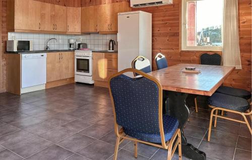 Sjernarøy Appartement | Nice Apartment In Sjernarøy
