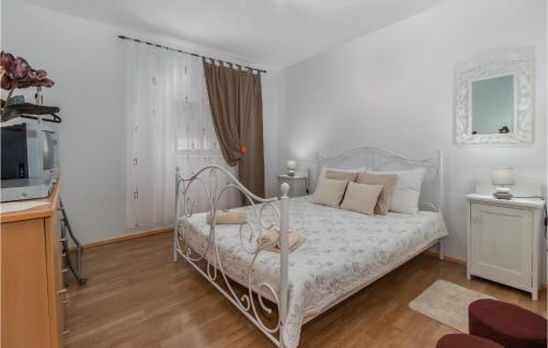 Kraljevica Appartement | Nice Apartment In Smrika With Kitchen