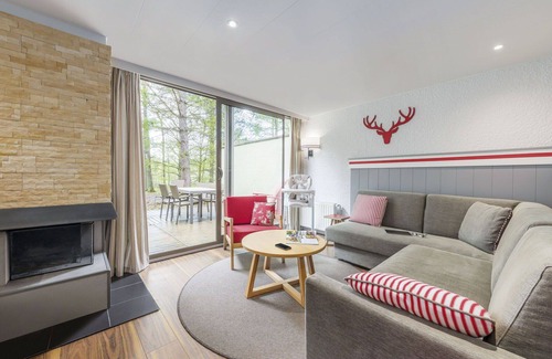 Les Barils Maison | Joli appartement dans une maison de vacances avec bain à remous, WIFI, piscine, TV et parking