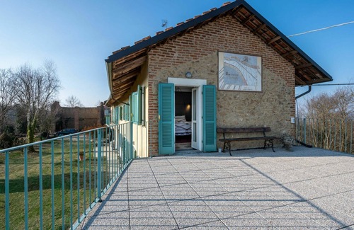 Cortazzone Maison | Appartement dans une maison de vacances avec piscine privée, TV, terrasse, vue panoramique