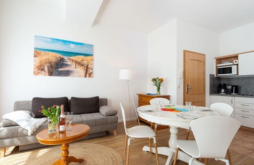 Sellin Villa | Joli appartement dans une maison de vacances avec WIFI, TV, terrasse et animaux admis