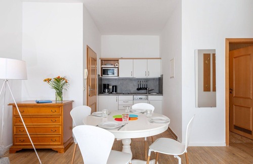 Sellin Villa | Joli appartement dans une maison de vacances avec WIFI, TV, terrasse et animaux admis