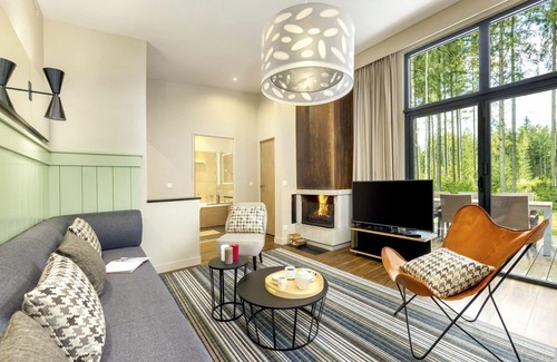 Hattigny Maison | Nice apartment in villa for 12 people with WIFI, pool, hot tub, TV and terrace