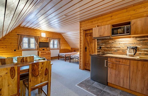 Rokytnice nad Jizerou Villa | Bel appartement dans une maison de vacances avec WIFI, TV, patio, animaux admis et vue panoramique