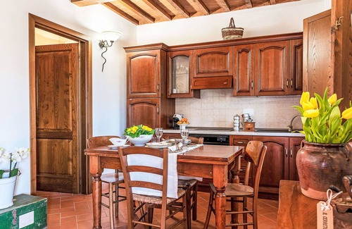 La Pesta Maison | Nice apartment in villa for 4 people with WIFI, A/C, TV, terrace and pets allowed