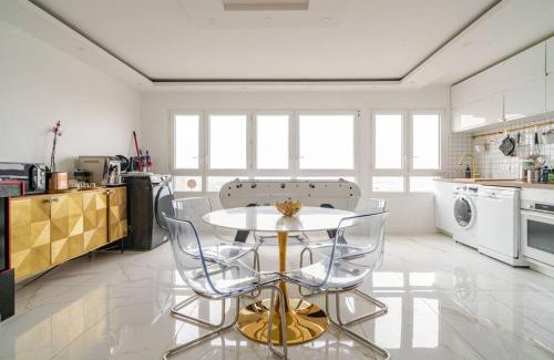 Asiatique Appartement | Nice Apartment with amazing view of Paris with private Parking