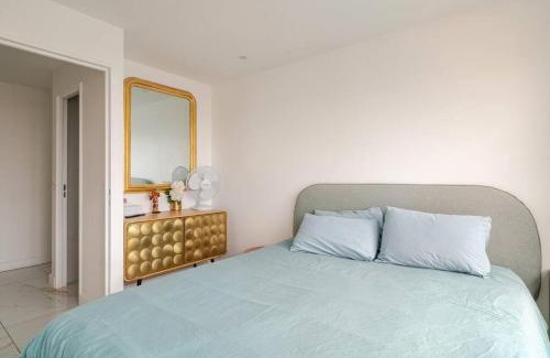 Asiatique Appartement | Nice Apartment with amazing view of Paris with private Parking