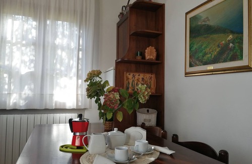 Val Canina Appartement | Bel appartement avec terrasse au rez-de-chaussée d'une petite villa. E.