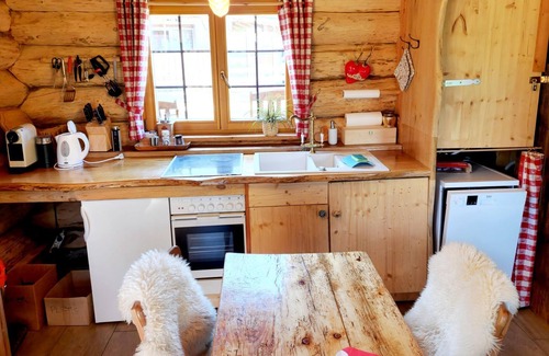 Klagenfurt-Wolfnitz Chalet De Ski | Nice chalet in Klagenfurt with hot tub