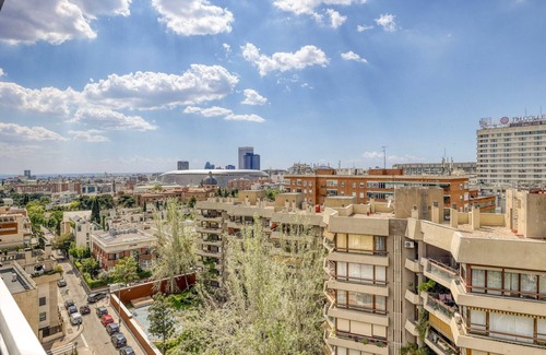 Hispanoamerica Appartement | Nice Bernabéu 2BR w/ Rooftop Pool & Doorman, by Blueground
