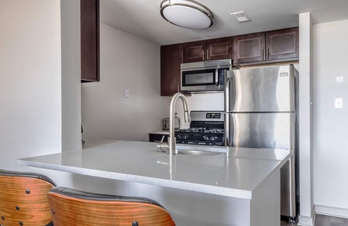 Bethesda Appartement | Nice Bethesda 1BR w/ Doorman, Pool & Gym, nr Metro, by Blueground