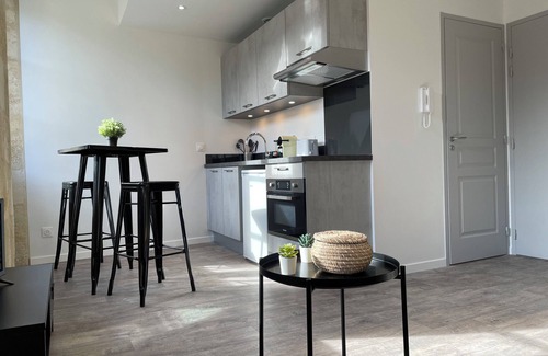 Saint-Michel - Nansouty - Saint-Genes Appartement | Bel appartement lumineux avec climatisation et pierre Bordelaise pour 2p
