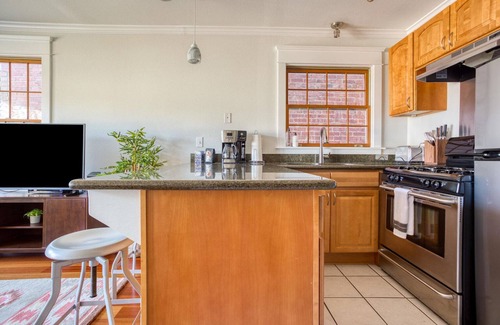 Capitol Hill Appartement | Nice Capitol Hill Studio, near Light Rail, Park & Museum, by Blueground