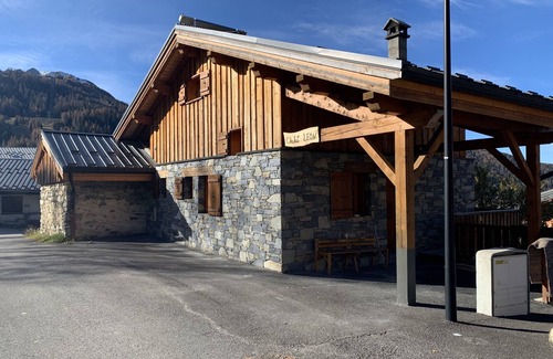 Plangagnant Chalet De Ski | Joli Chalet LEON situé à Plangagnant (1650 m) La PLAGNE - télésiège de LA ROCHE