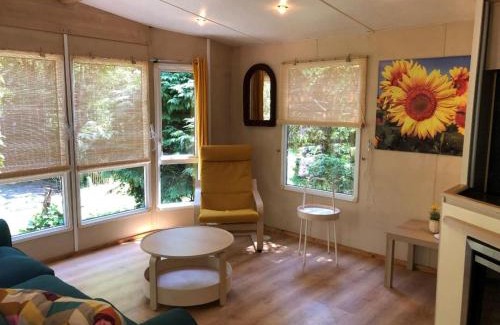 Wechelderzande Chalet De Ski | Nice chalet with deck, in the Antwerp Kempen