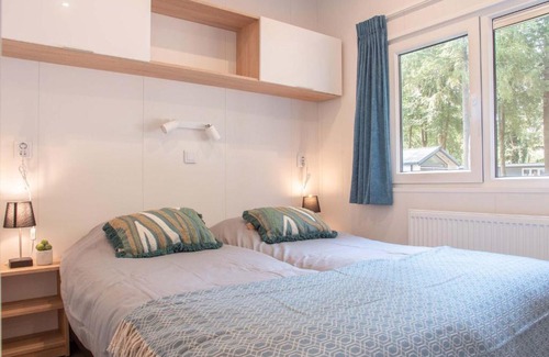 Municipality of Wageningen Chalet De Ski | Nice chalet with dishwasher on a holiday park at 3 5 km from Wageningen