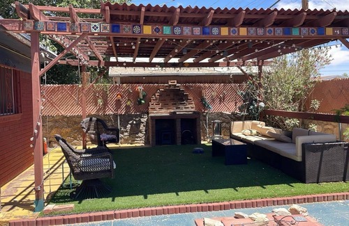 Northeast El Paso Maison | Nice cozy yet spacious home with very a large rustic feel back-yard.