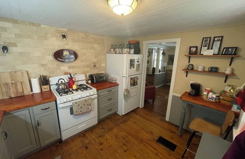 Lairdsville Cabine | “Nice Enough” Creekside Cabin