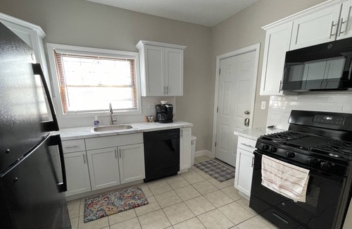 Monroe Maison | Nice Entire House, Minutes from Downtown