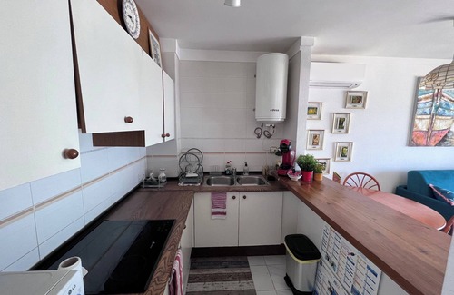 Almadraba-Canyelles Appartement | Bel appartement avec vue sur la mer et piscine AV-47