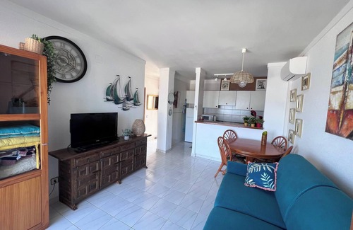 Almadraba-Canyelles Appartement | Bel appartement avec vue sur la mer et piscine AV-47
