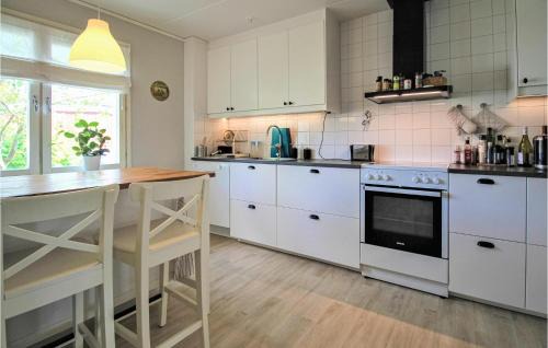 Alno Maison | Nice Home In Alnö With Kitchen