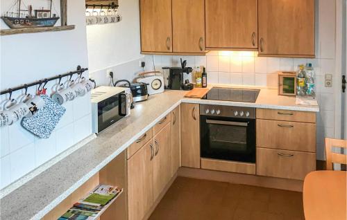 Alt Bukow Maison | Nice Home In Alt Bukow With Kitchen
