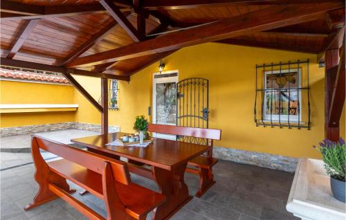 Buzdohanj Maison | Nice Home In Cernik With Kitchen