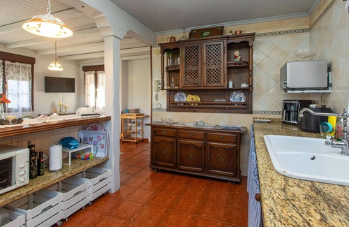 Cue Maison | Hermosa casa en Cue con WiFi