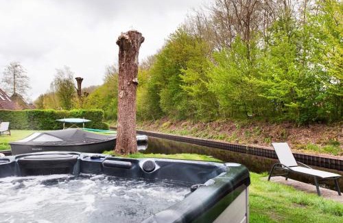 Eernewoude Maison | Nice home in Earnewâld with Whirlpool and sauna