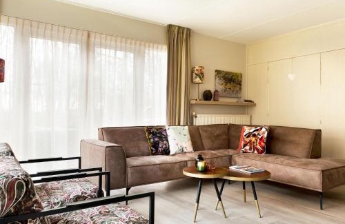 Eernewoude Maison | Nice home in Earnewâld with Whirlpool and sauna