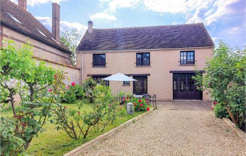 Etigny Maison | Nice Home In Étigny With Wifi