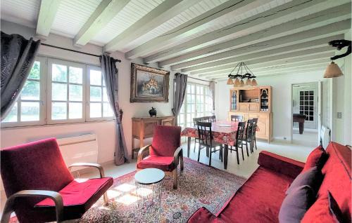 Etigny Maison | Nice Home In Étigny With Wifi
