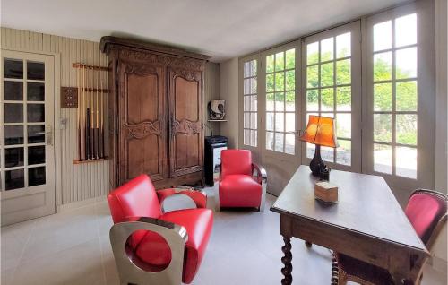 Etigny Maison | Nice Home In Étigny With Wifi