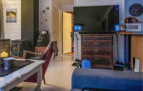 Verran Maison | Nice Home In Follafoss With Lake View