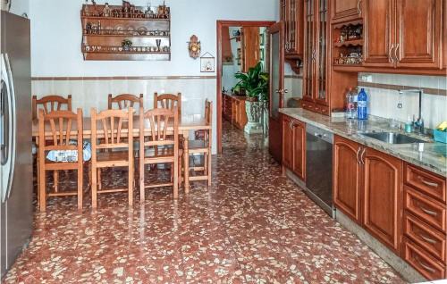 Fuente-Tojar Maison | Nice Home In Fuente Tojar With Wifi