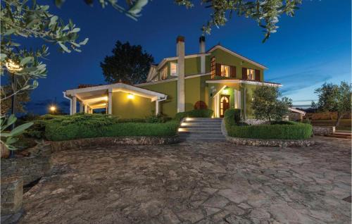 Galizana Maison | Nice Home In Galizana